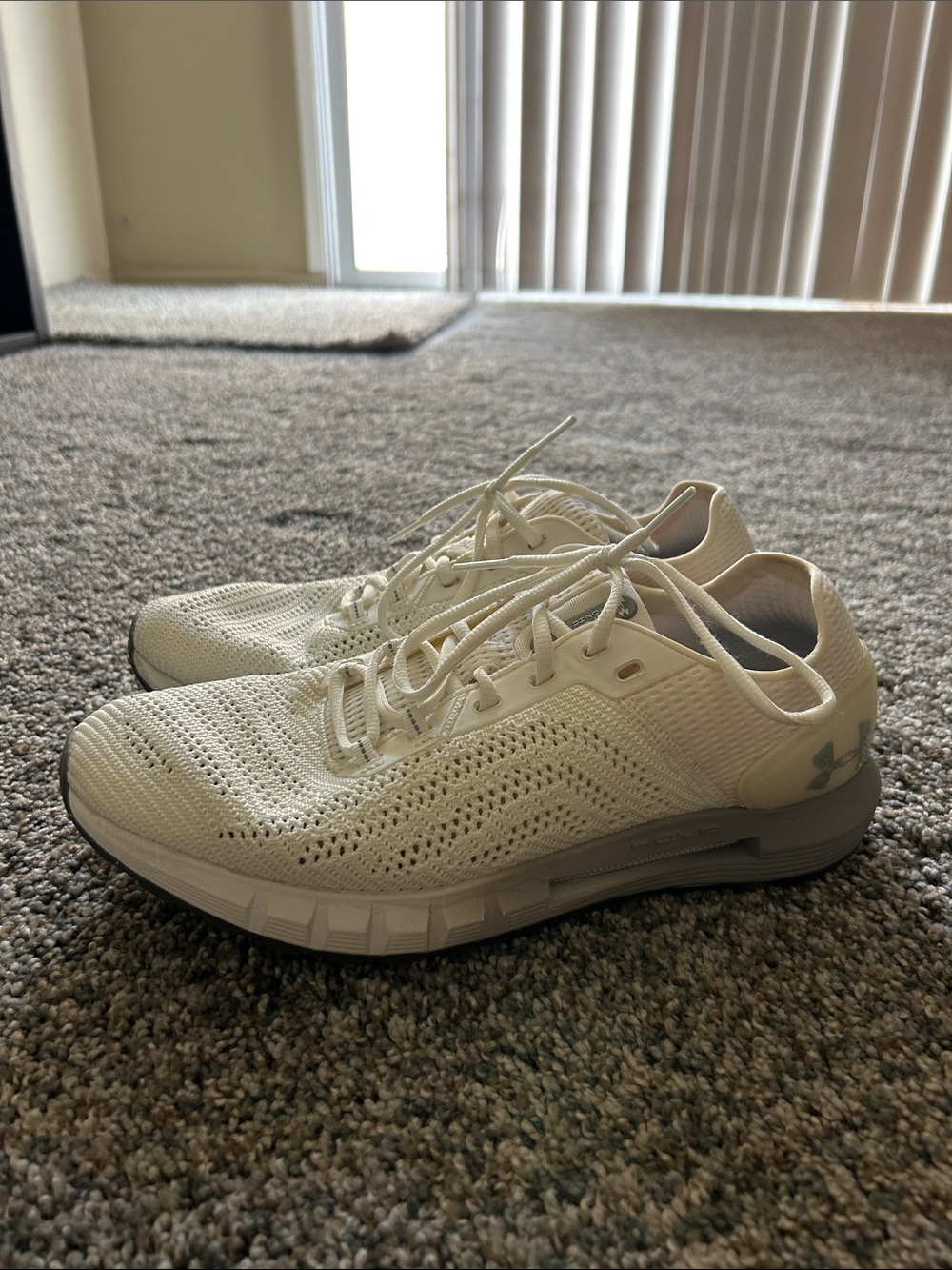 Under Armour Men's White Knit Athletic Running Shoes